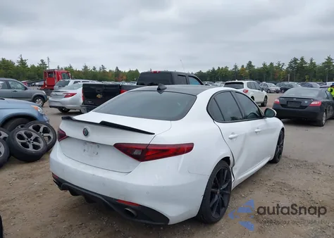 2018 Alfa Romeo Giulia Awd из США, поврежденный, VIN ZARFAEDN5J7565014